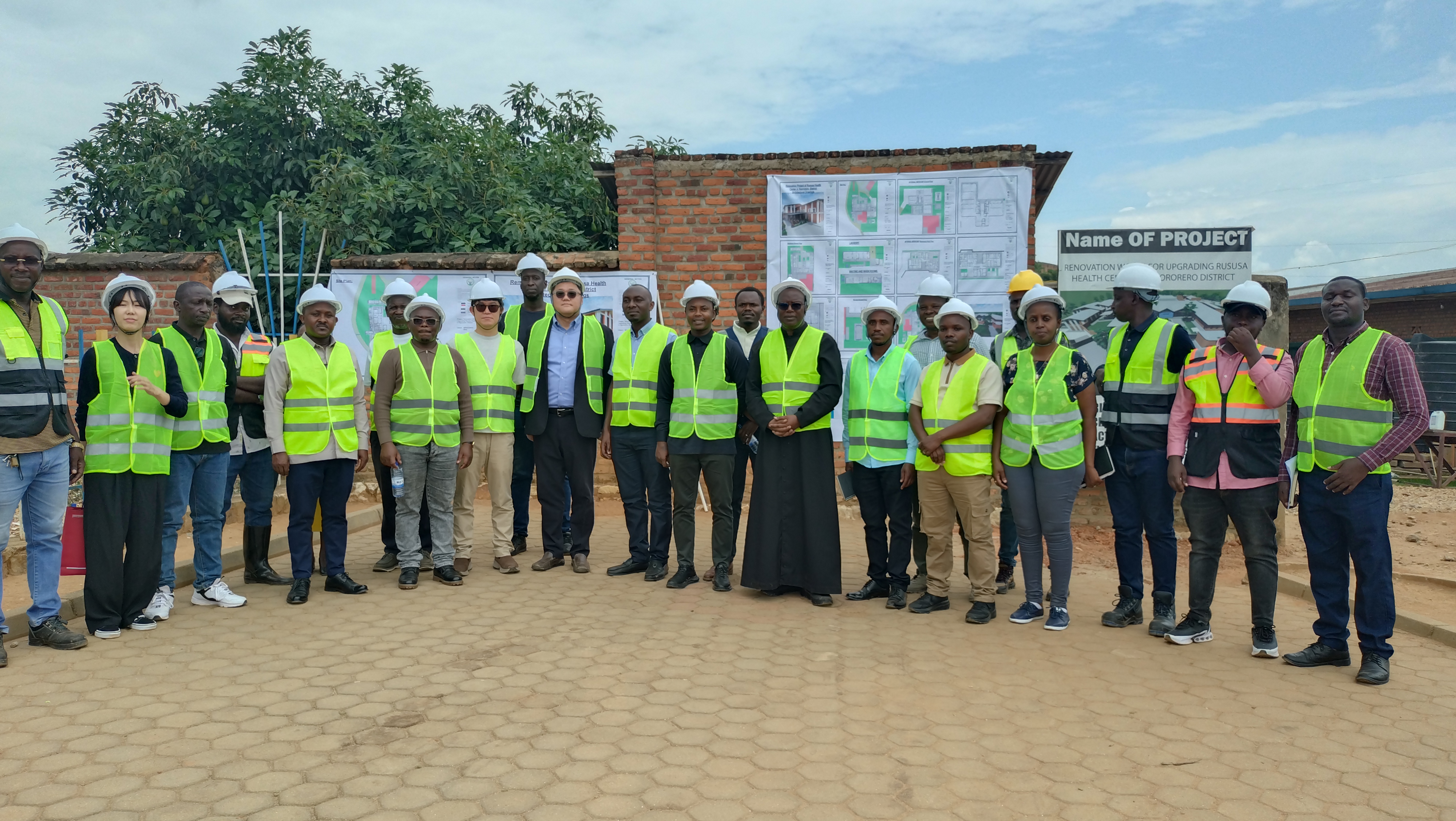 A group photo after the site visit